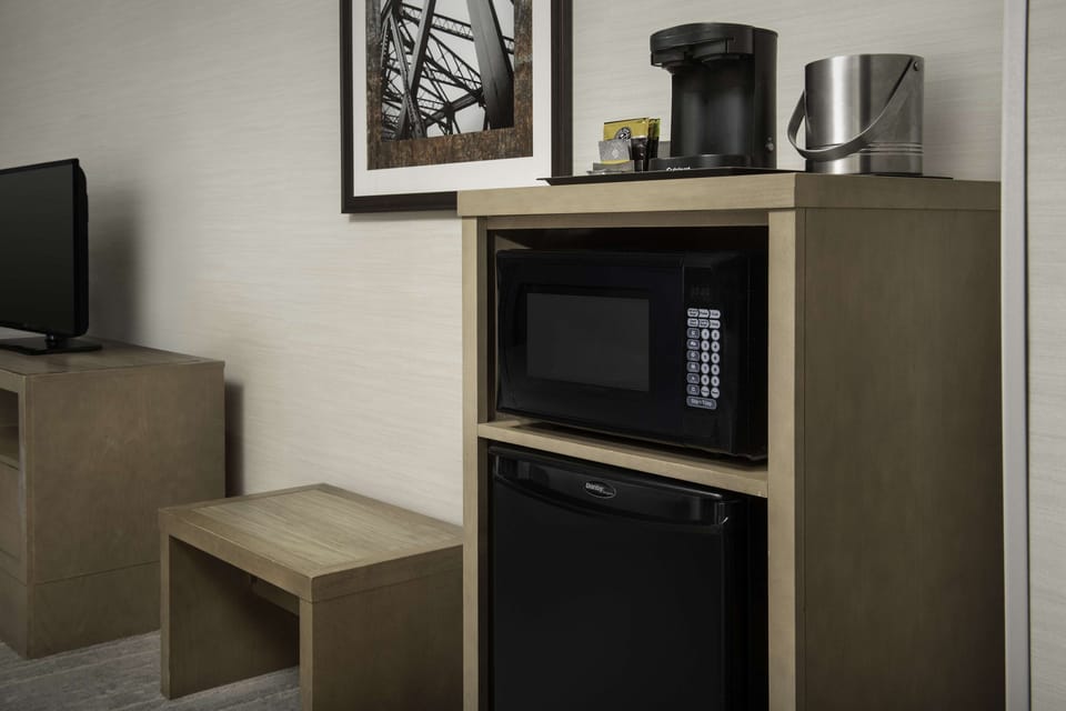 Pillowtop beds, in-room safe, desk, laptop workspace