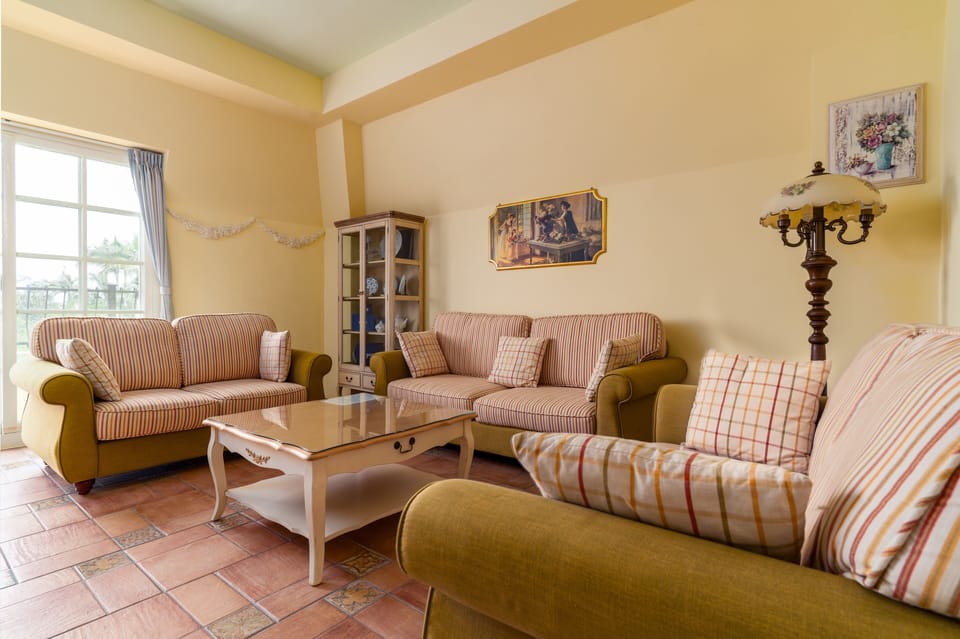 Family Suite, 2 Bedrooms | In-room dining