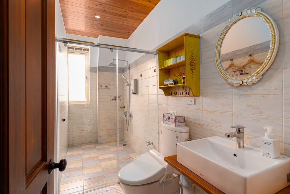 Family Suite, 2 Bedrooms | Bathroom | Shower, rainfall showerhead, hair dryer, slippers