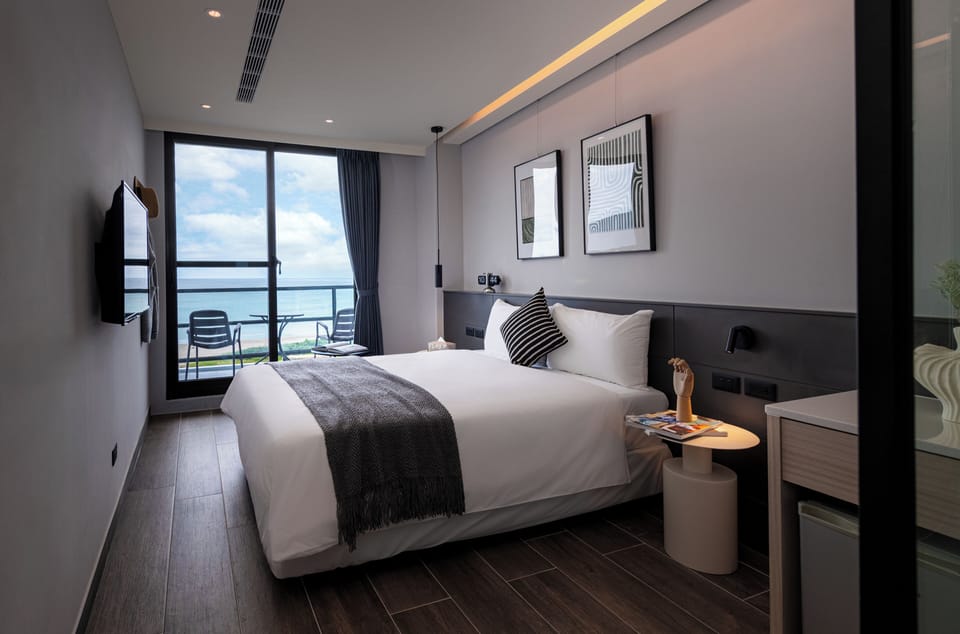 Standard Double Room, Ocean View (A) | Blackout drapes, free WiFi, bed sheets