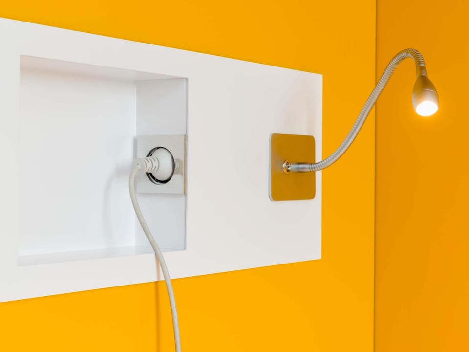 Premium bedding, desk, soundproofing, free WiFi