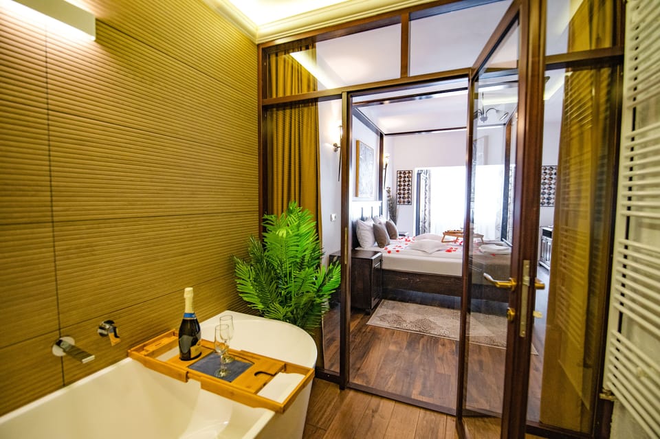Deluxe Apartment | Minibar, free WiFi, bed sheets