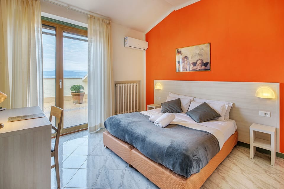 Junior Studio Suite | Premium bedding, minibar, individually decorated, individually furnished