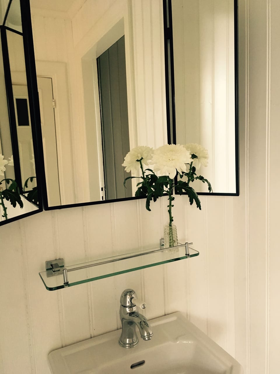 Double Room (North) | Bathroom sink