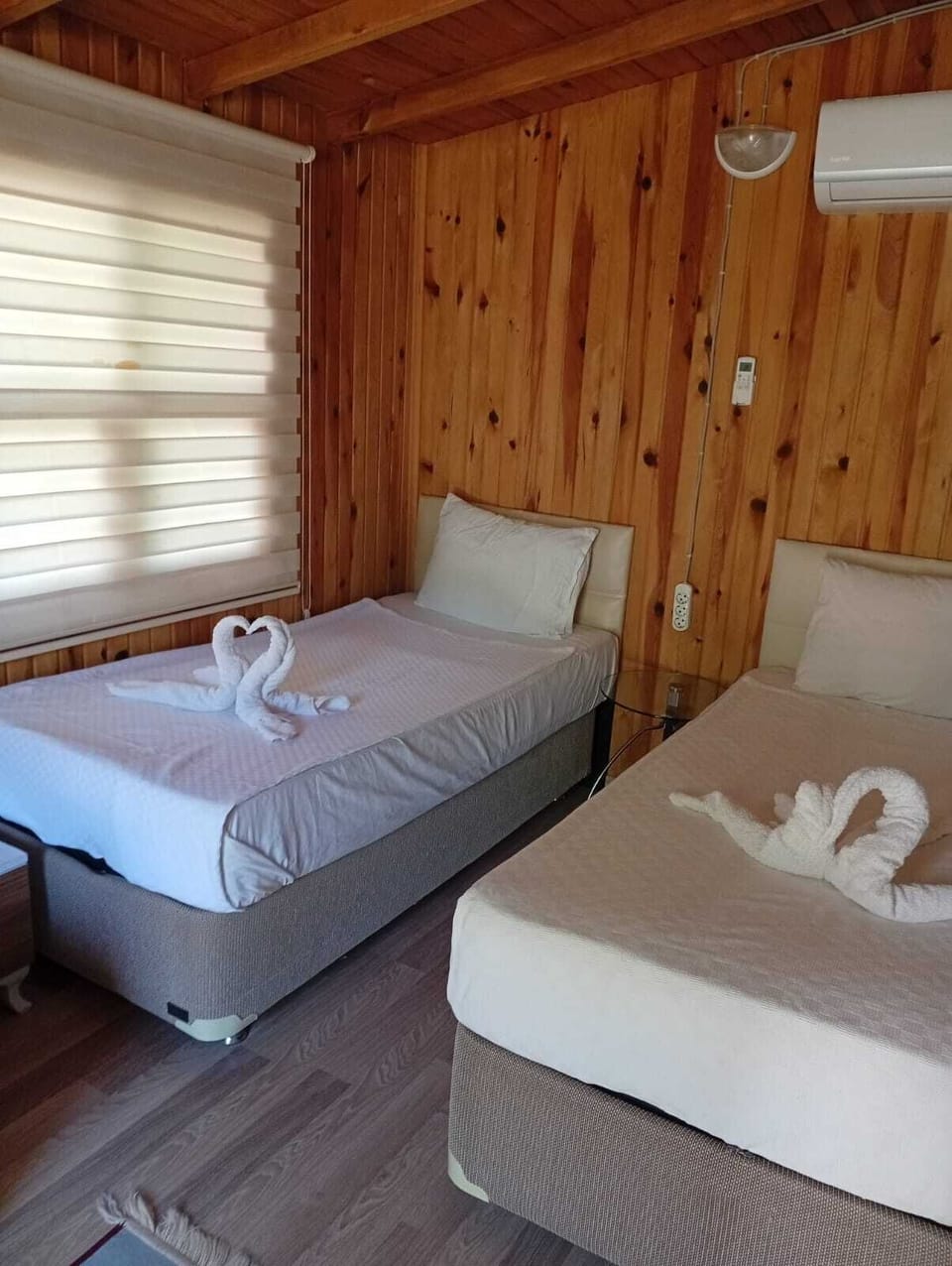 WiFi (free), bed sheets