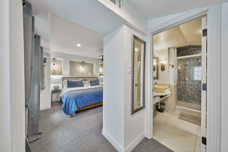 Captain's Quarters | Premium bedding, down comforters, pillowtop beds, in-room safe