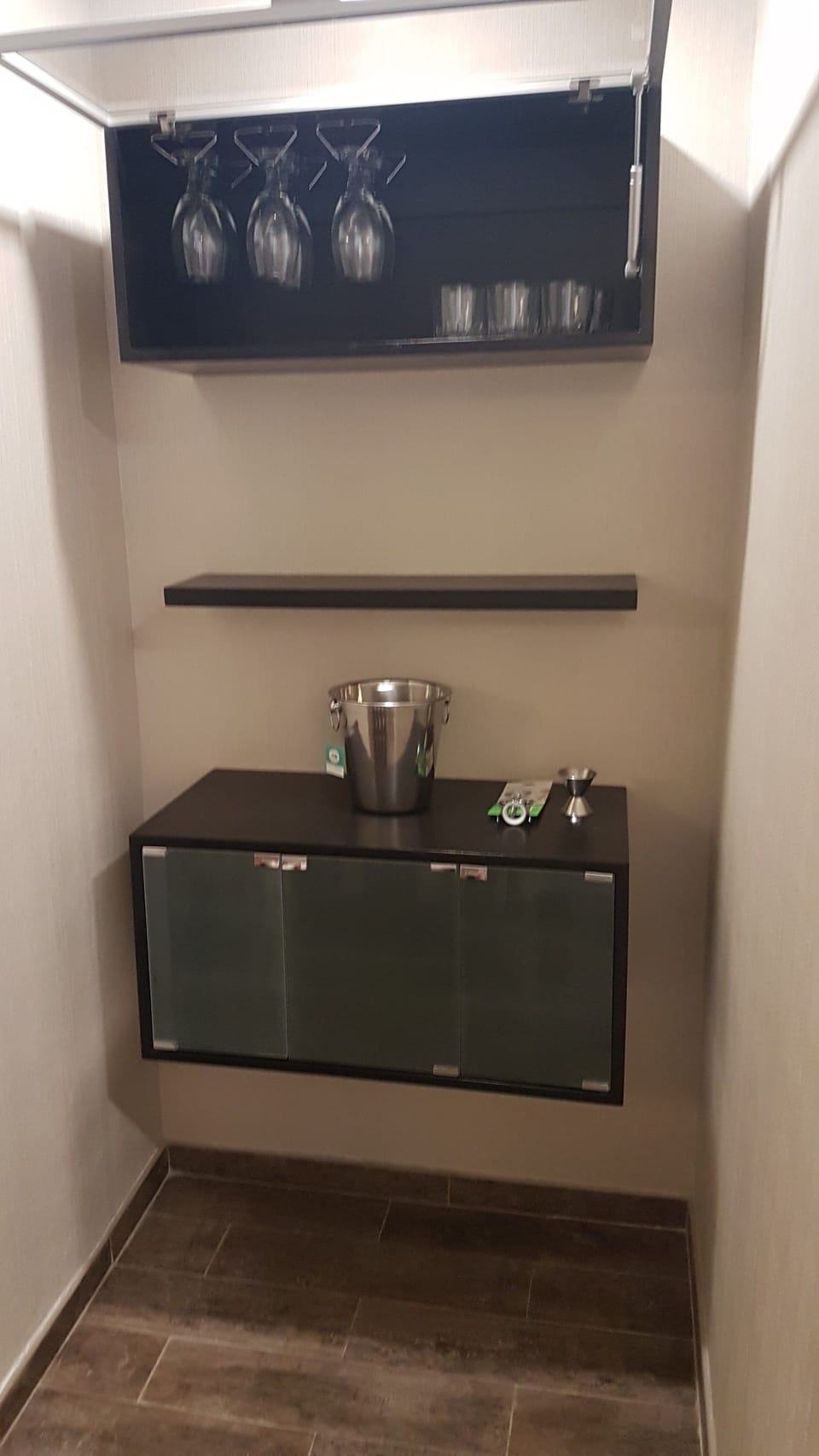 Room amenity