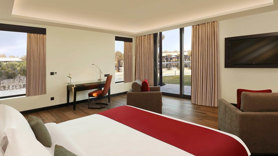 Executive Double Room, 1 Queen Bed, Pool View | Premium bedding, pillowtop beds, minibar, in-room safe