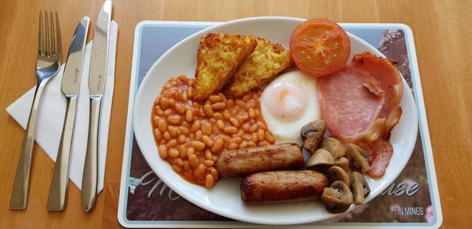 Free daily English breakfast