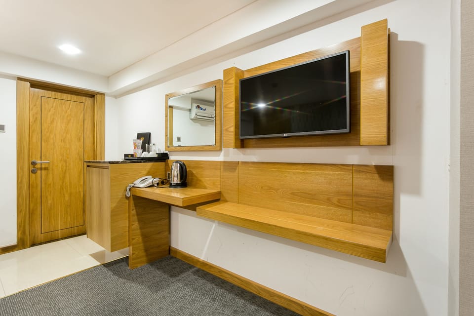 Superior Double Room (NO Window) | Desk, free WiFi, bed sheets