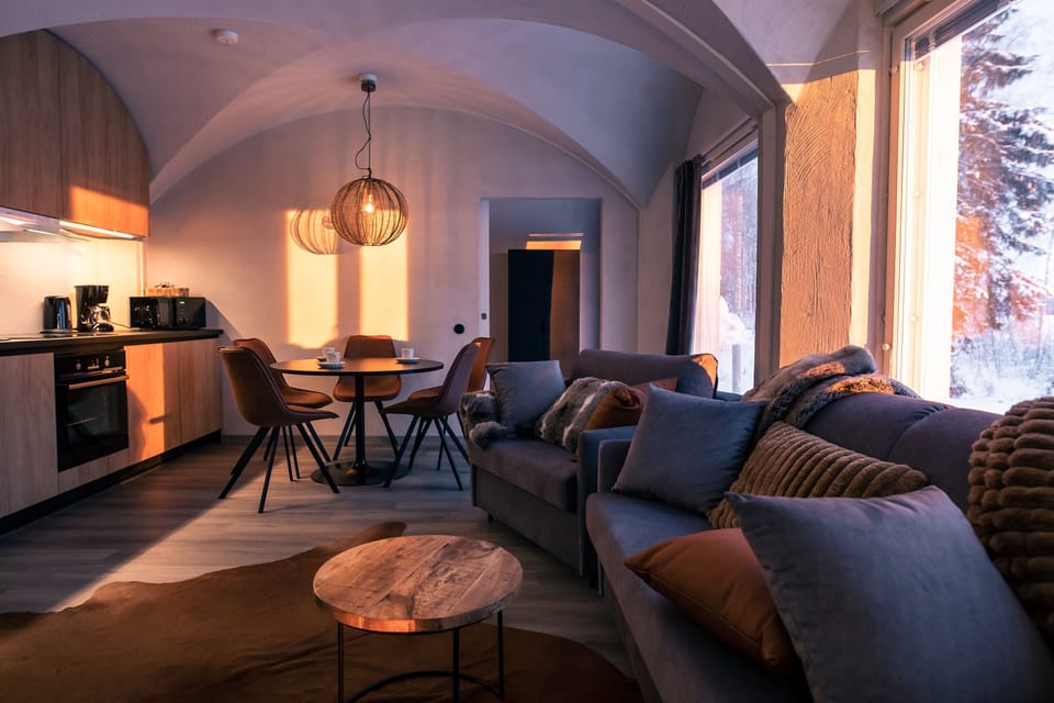 Apukka Lakeview Suite | Living area