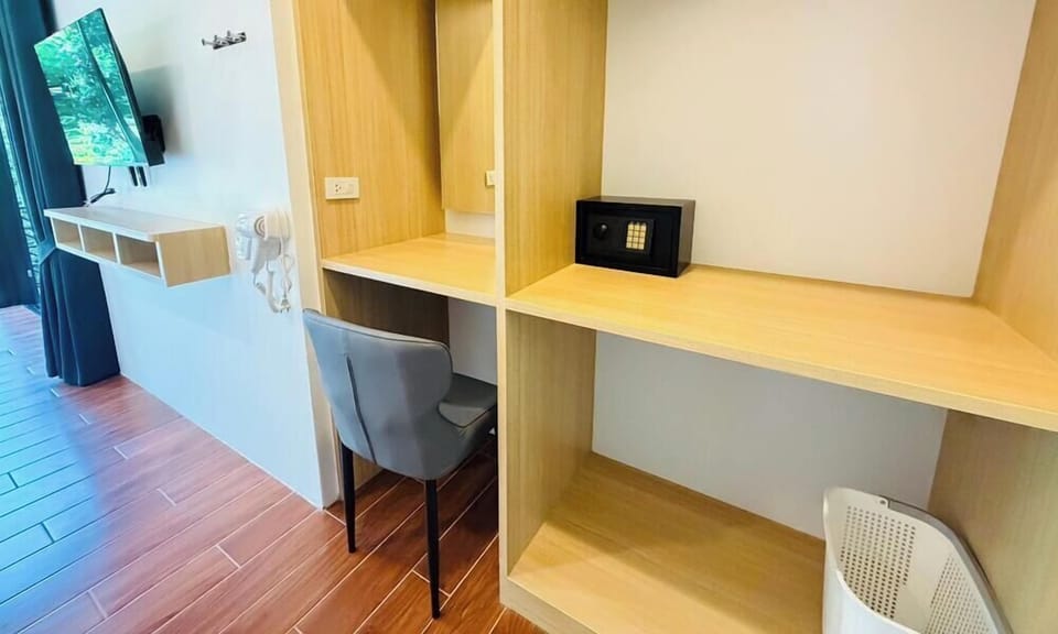 Bungalow, Balcony, Mountain View | Minibar, in-room safe, desk, blackout drapes