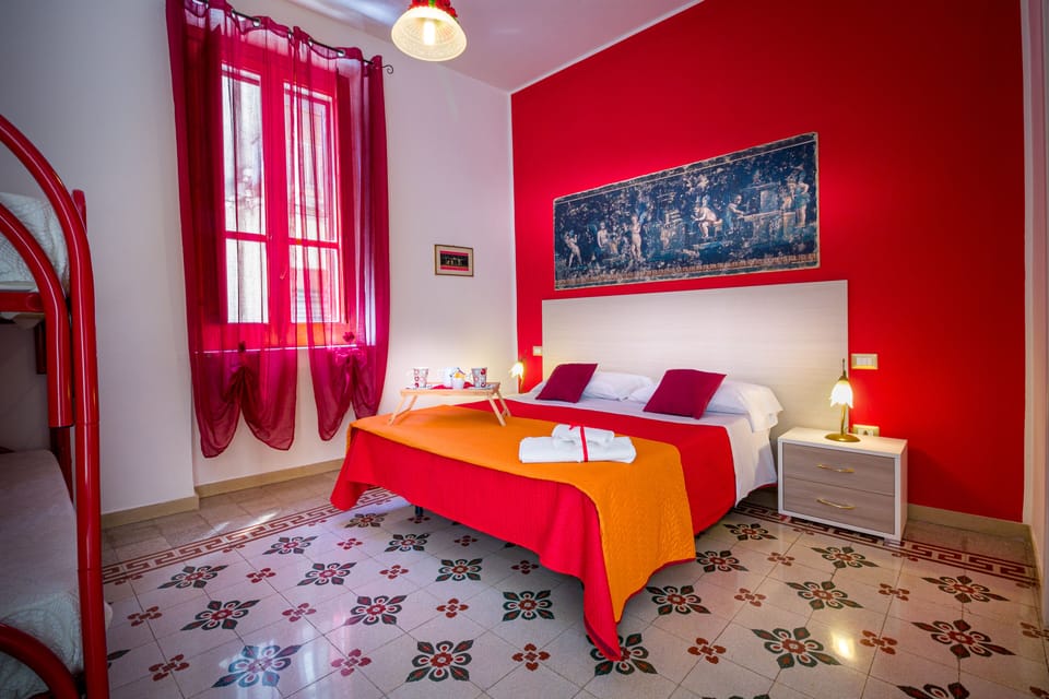 Minibar, in-room safe, individually decorated, individually furnished