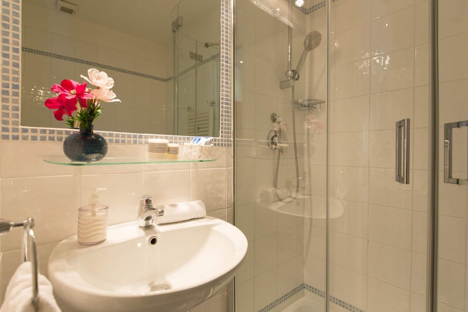 Comfort Double Room, 1 Bedroom | Free WiFi, bed sheets
