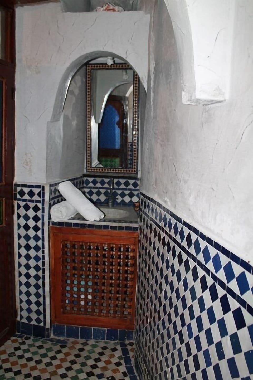 Quadruple Room (R) | Bathroom | Shower, hair dryer, towels, toilet paper