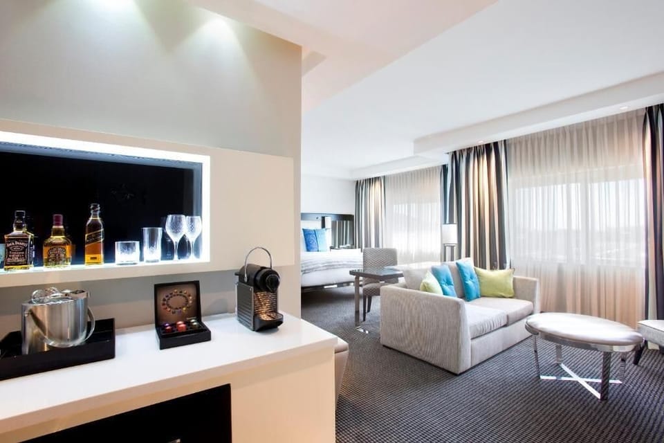 Suite | Living room | TV