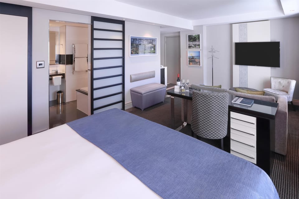 Suite | Premium bedding, in-room safe, desk, blackout drapes
