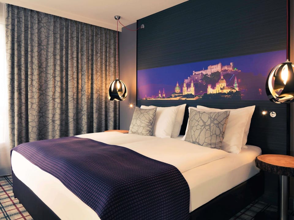Superior Double Room | Hypo-allergenic bedding, in-room safe, desk, laptop workspace