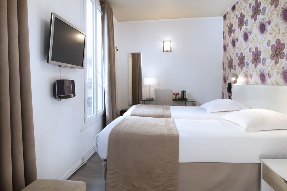 Egyptian cotton sheets, premium bedding, Select Comfort beds, minibar