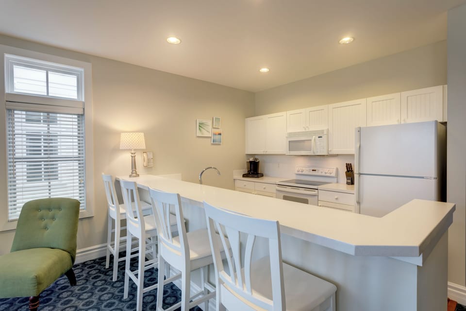 Cottage, 2 Bedrooms, Lakeside | Private kitchen | Espresso maker