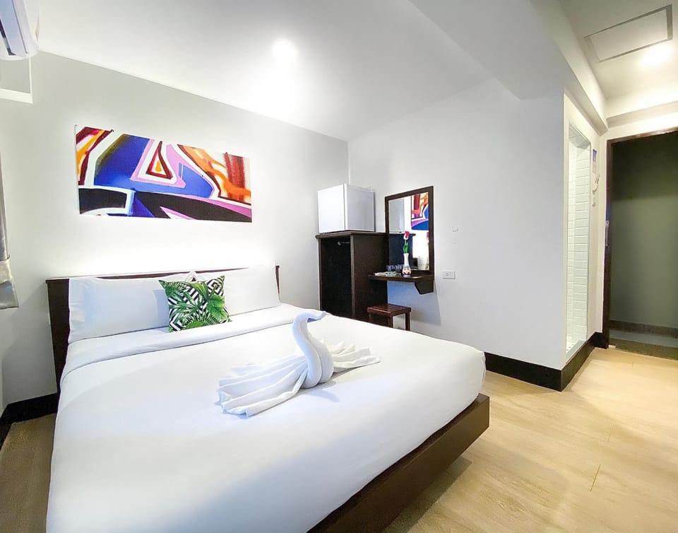 Free WiFi, bed sheets