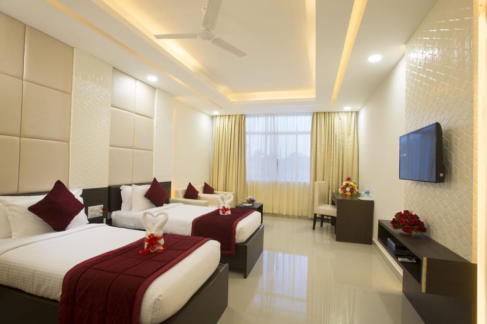 Deluxe Double or Twin Room, 1 Bedroom | Premium bedding, in-room safe, desk, soundproofing