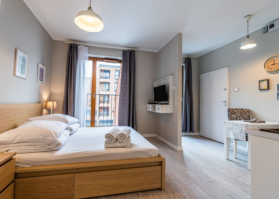 Classic Studio, Courtyard View (F2: 28b) | Premium bedding, individually decorated, individually furnished