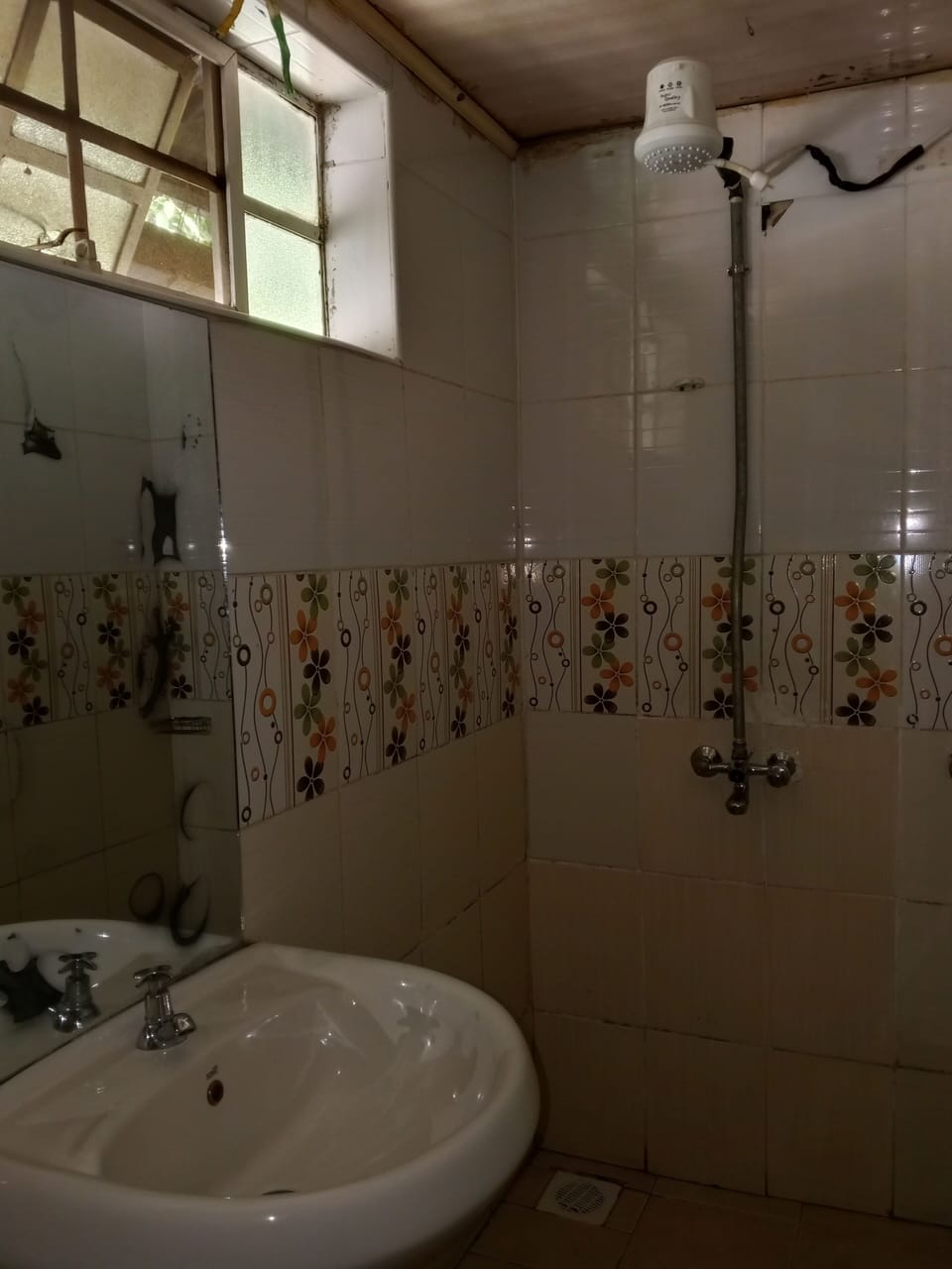 Deluxe Single Room | Bathroom | Free toiletries, towels