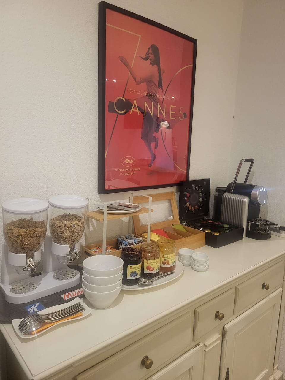 Daily to-go breakfast (EUR 12 per person)
