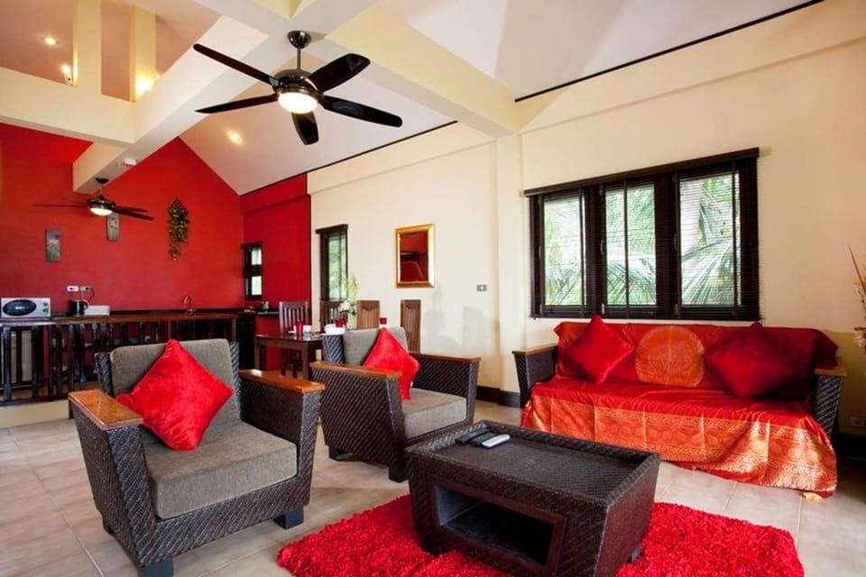 Villa, 3 Bedrooms | Living room | Flat-screen TV