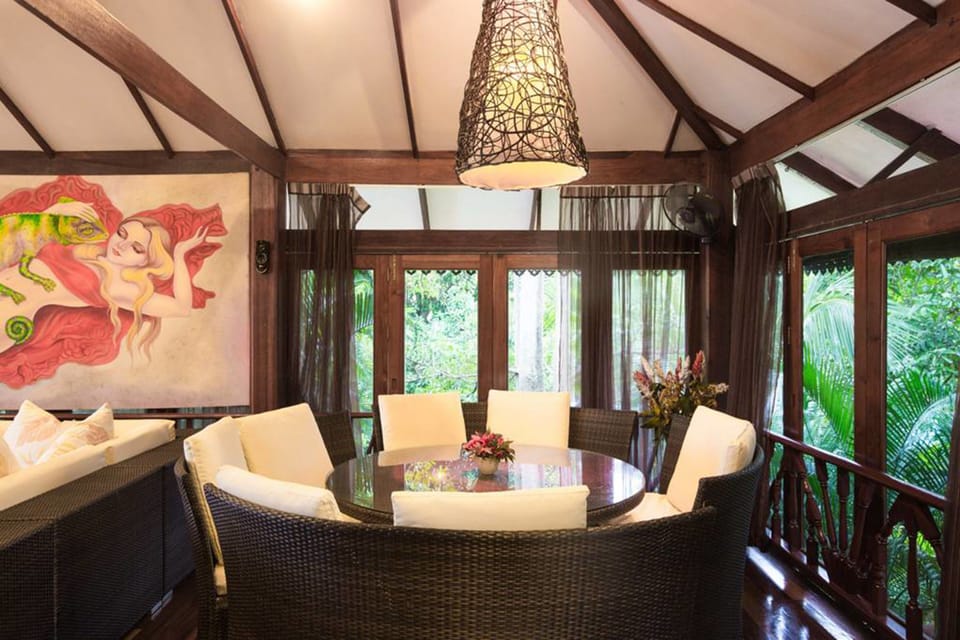 7 Bedrooms Villa | Private kitchen | Fridge, microwave, stovetop, coffee/tea maker