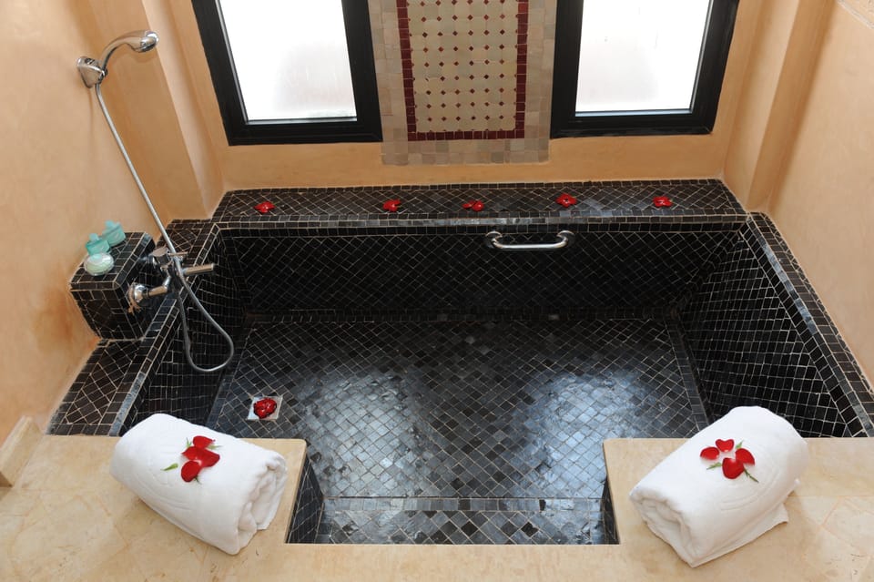 Private spa tub