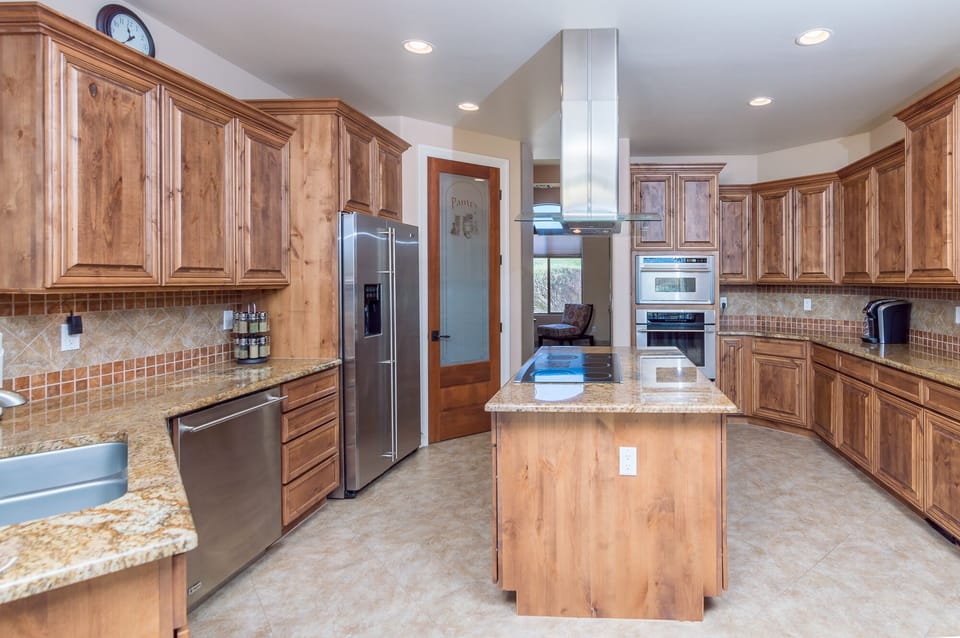 House, 4 Bedrooms | Private kitchen | Fridge, microwave, oven, dishwasher