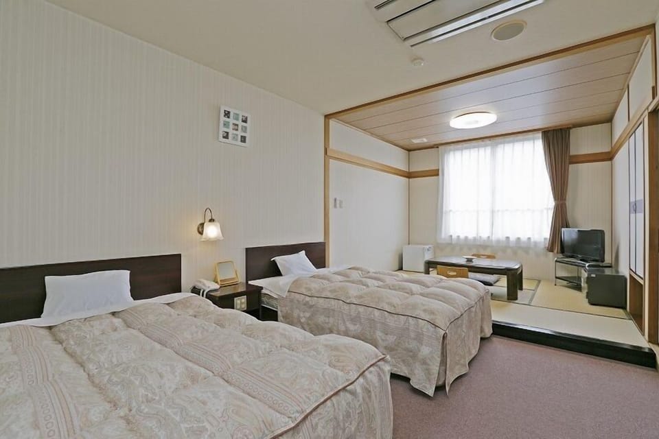 Japanese Western Style Room | WiFi (free)