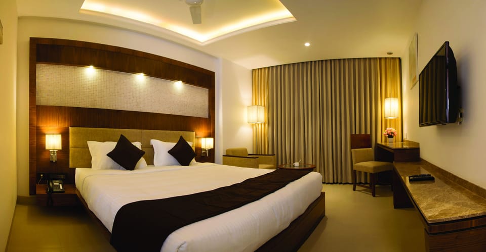 Premium bedding, in-room safe, desk, soundproofing