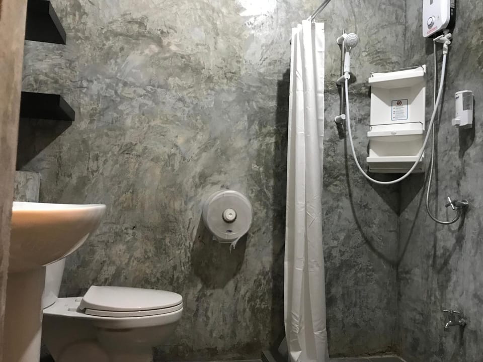 Shower, free toiletries, hair dryer, towels