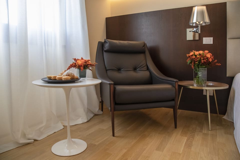 Superior Room | In-room dining