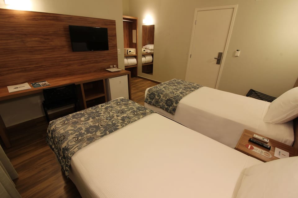 Luxury Twin Room | Room amenity