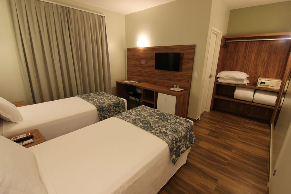 Luxury Twin Room | Room amenity