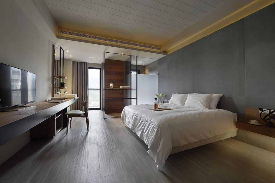 Deluxe Double Room, 1 Queen Bed, Balcony, Mountain View | Minibar, individually decorated, desk, laptop workspace