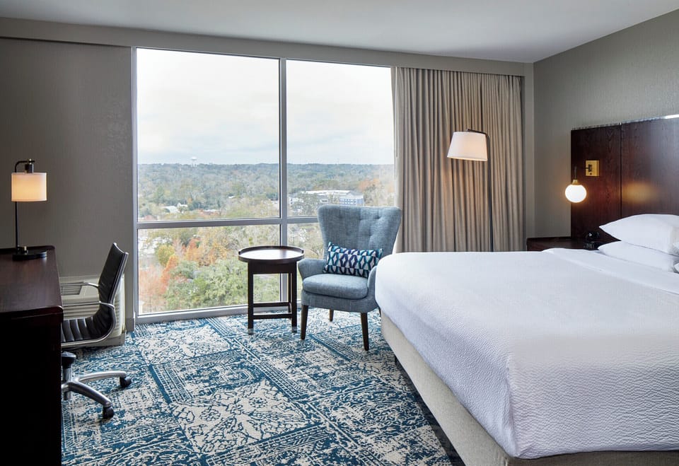 Room, 1 Queen Bed | Pillowtop beds, in-room safe, desk, laptop workspace