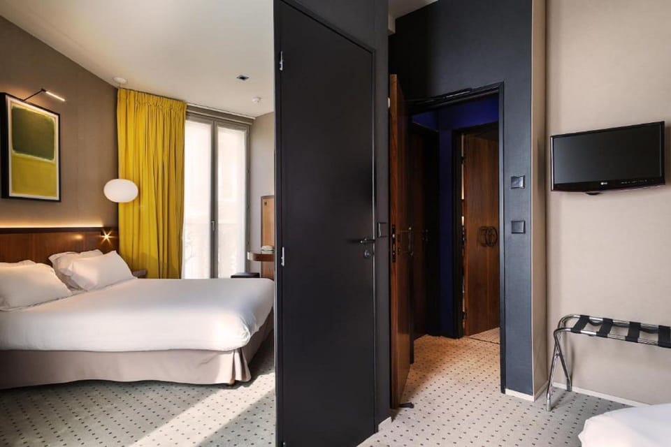 Family Suite, 2 Bedrooms | Minibar, in-room safe, desk, soundproofing