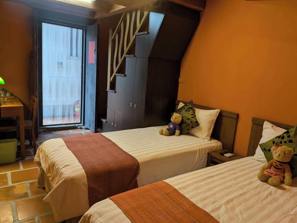 Standard Quadruple Room | Desk, free WiFi