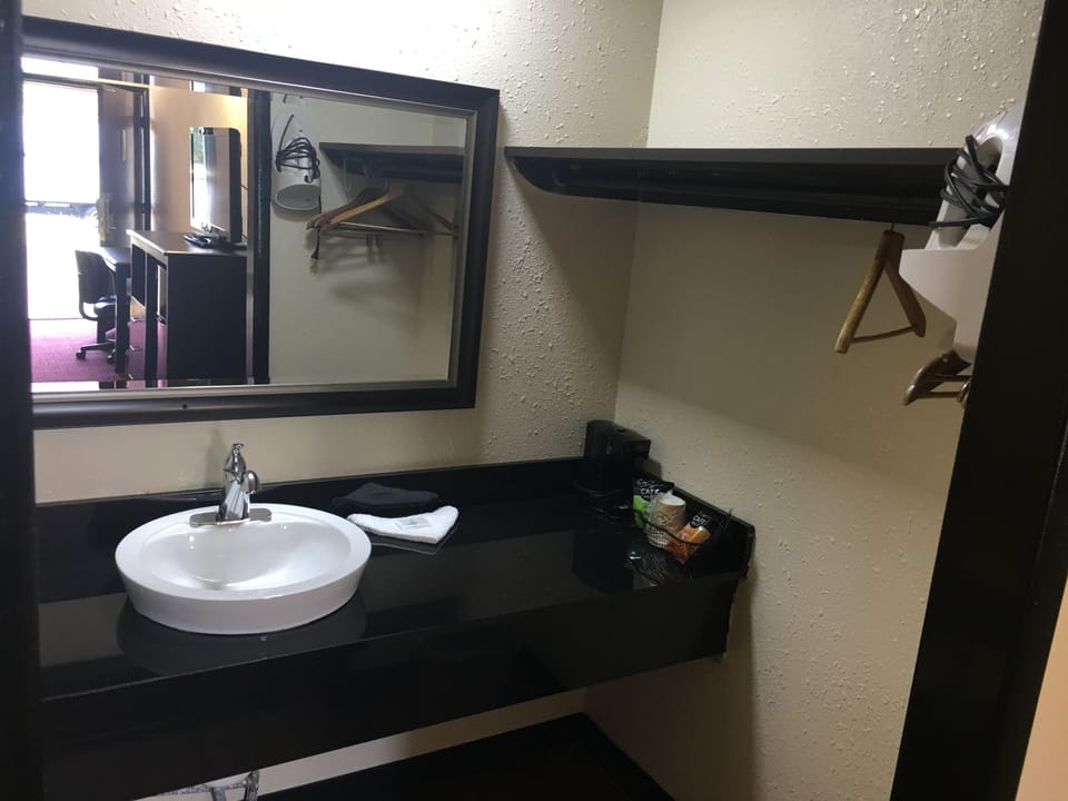 Bathroom sink