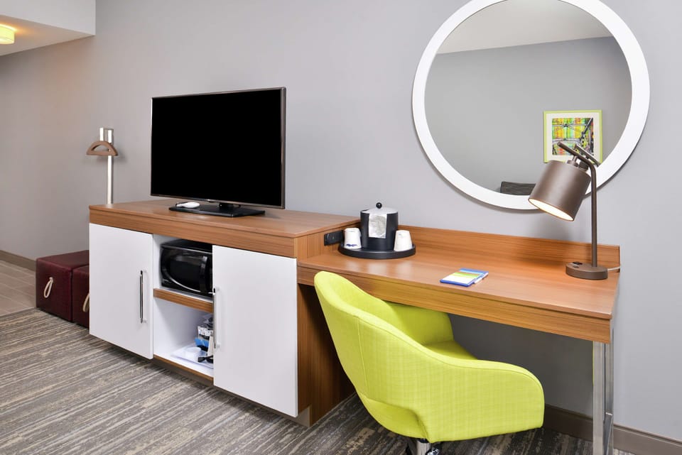 Premium bedding, down comforters, desk, laptop workspace