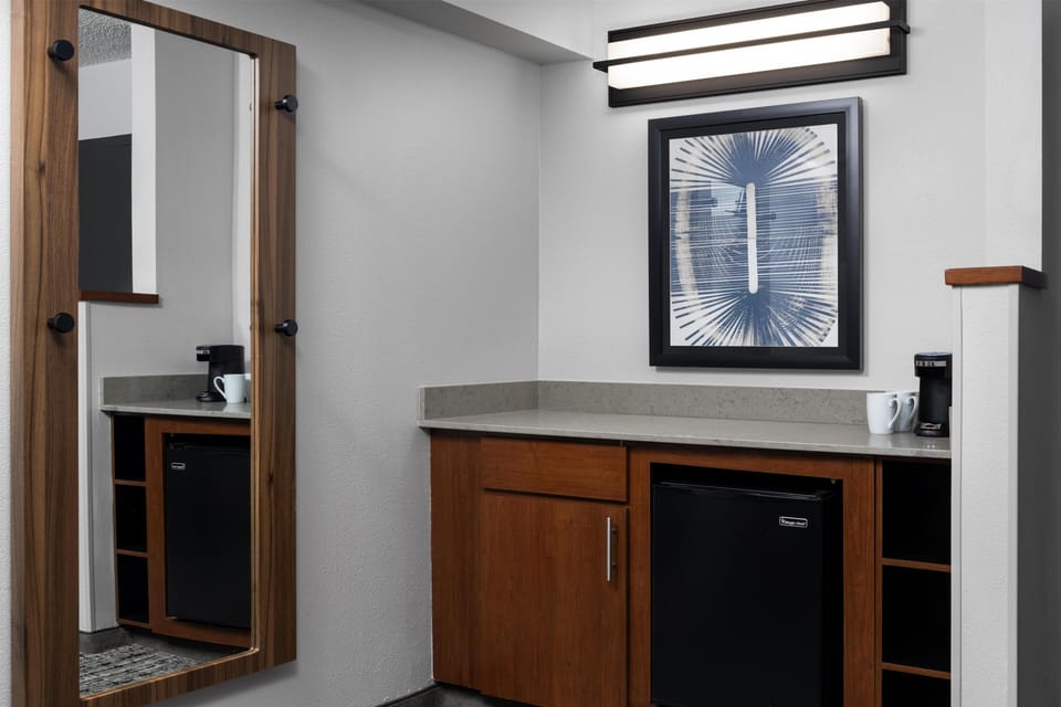 1 bedroom, premium bedding, down comforters, in-room safe