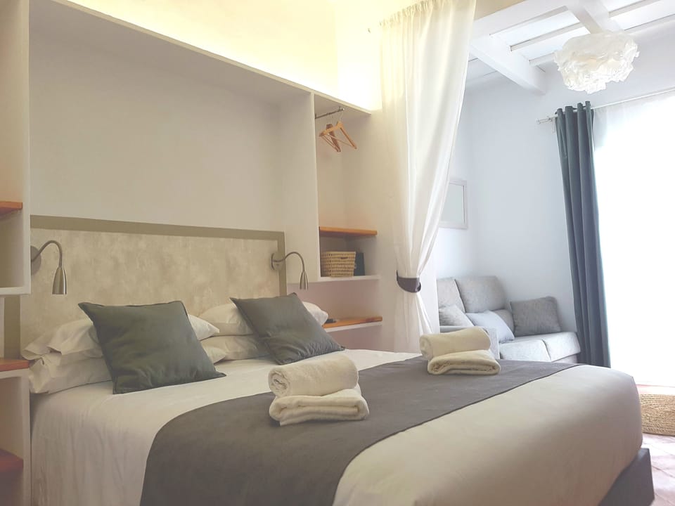 Standard Suite, 1 Bedroom | WiFi (free), individually decorated, individually furnished, bed sheets