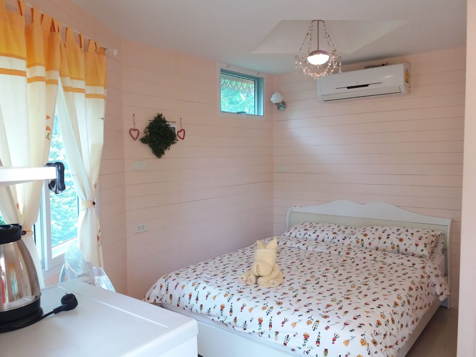 Iris House  | Free WiFi