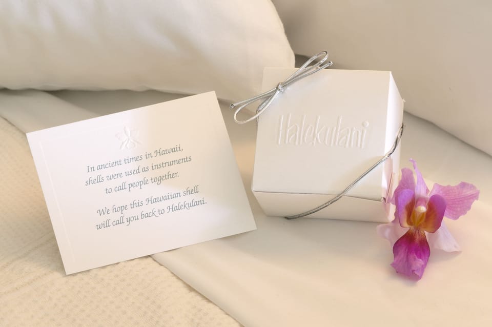 Room, 2 Twin Beds (Diamond Head Ocean Prime) | Premium bedding, in-room safe, desk, laptop workspace