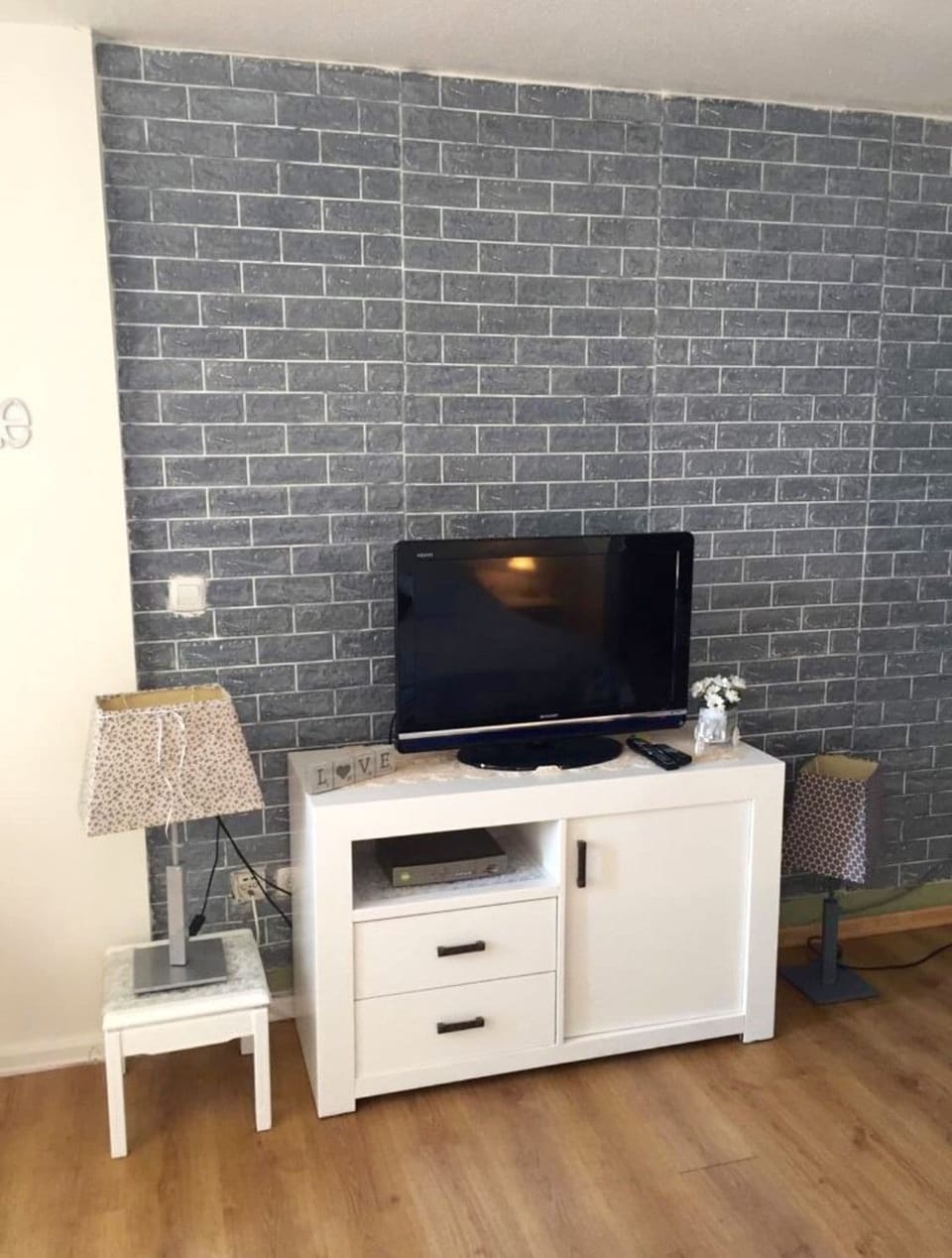 LCD TV